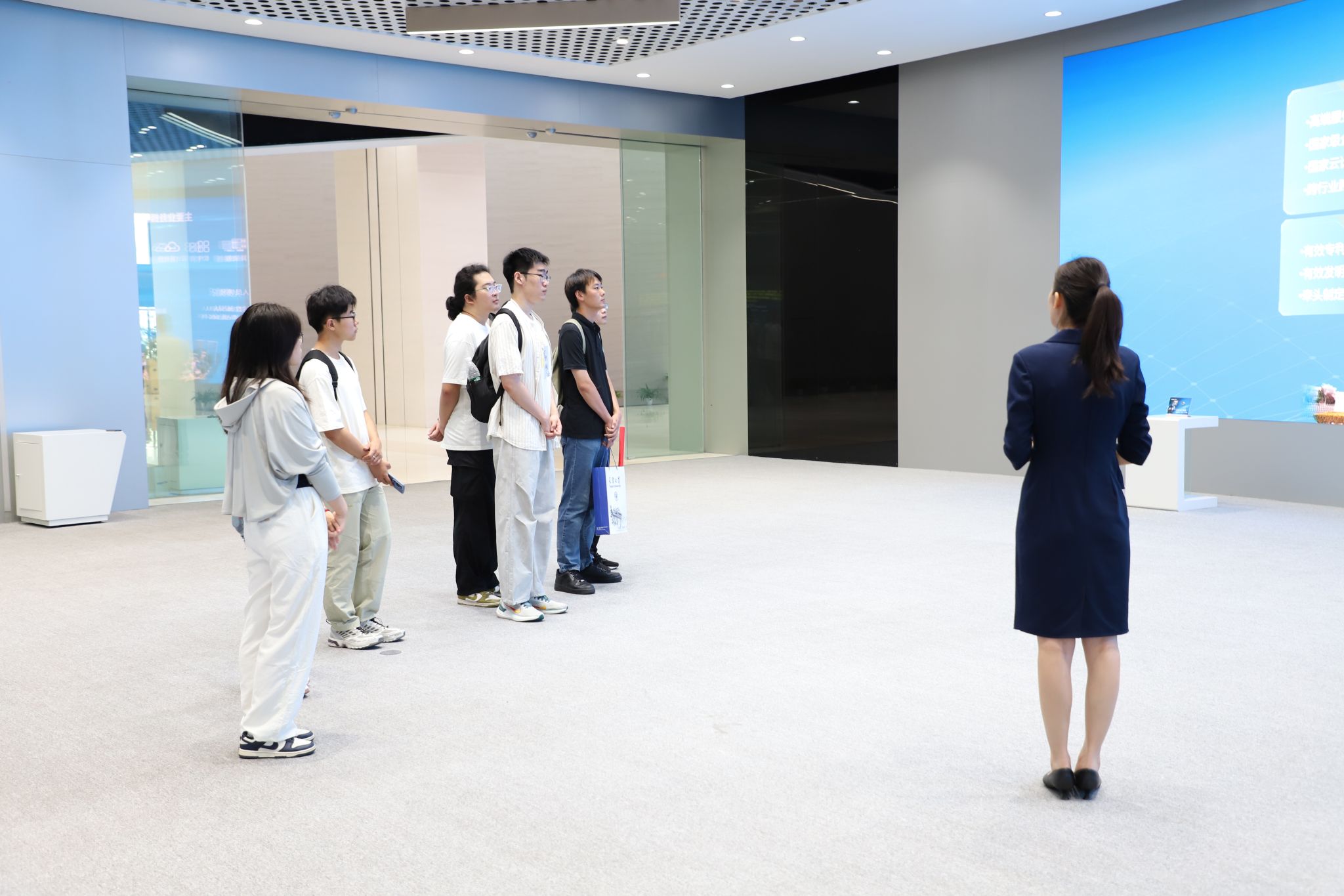 芯火相傳，浪潮之巔 微電子學院赴浪潮集團開展“祖國需要 天大志愿”就業行專項實踐活動